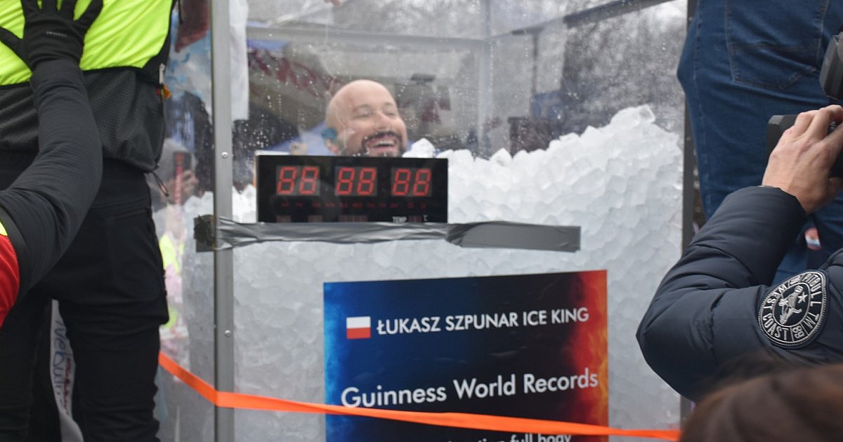 Tarnobrzeski Ice King znów próbuje pobić rekord Guinnessa. Ruszył Festiwalu Lodu i Ognia nad Jeziorem Tarnobrzeskim [FOTO]