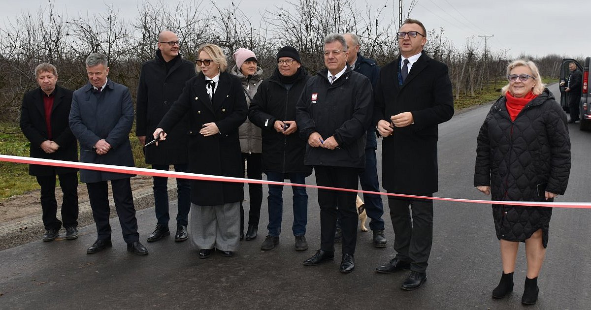 Święcica z nową drogą. Mieszkańcy czekali na remont od dawna