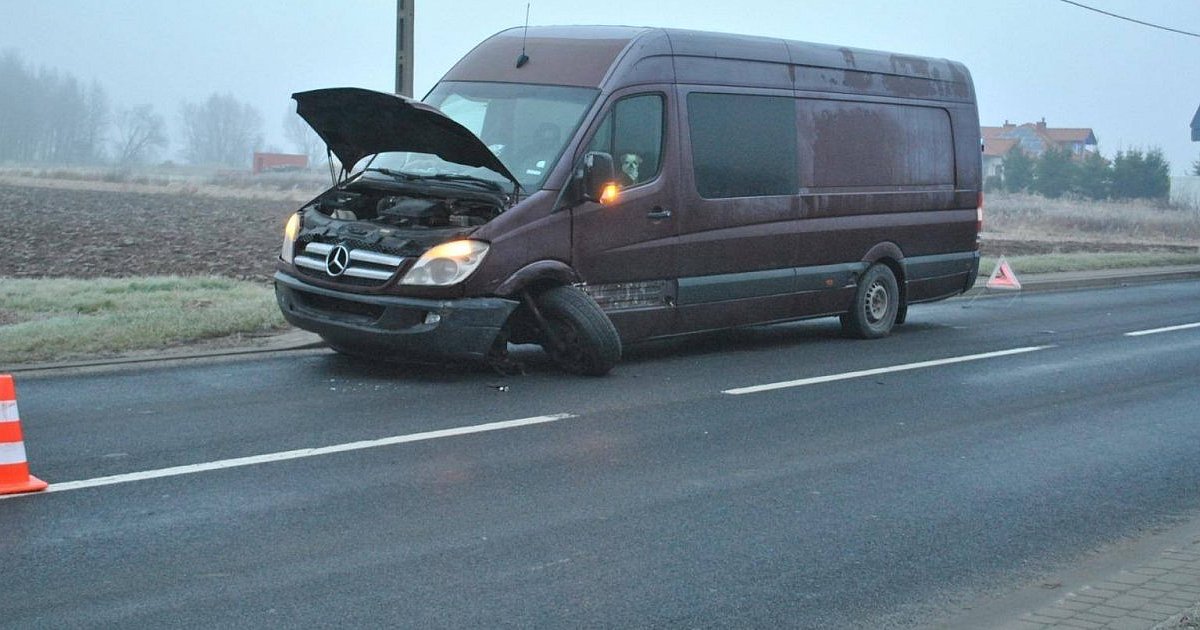 Zderzenie na tarnobrzeskim osiedlu Wielowieś [ZDJĘCIA]