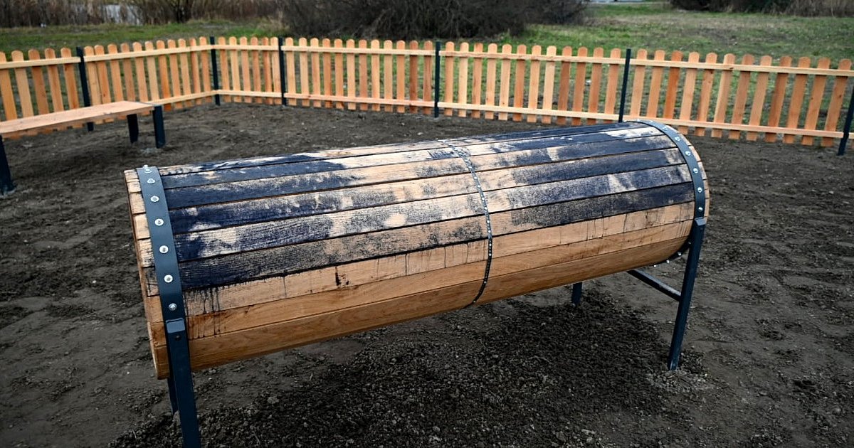 Wandale uszkodzili psi plac zabaw w Tarnobrzegu? Policja prowadzi w tej sprawie postępowanie