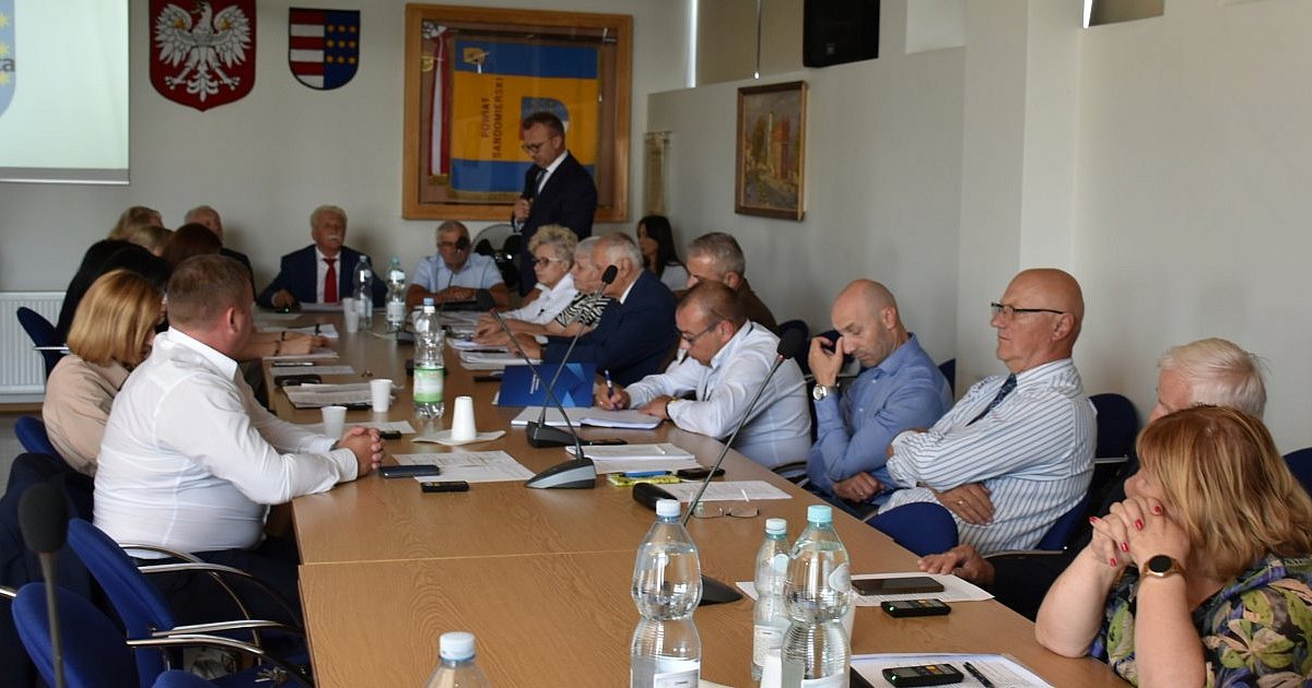 Budżet powiatu sandomierskiego na 2026 rok z rekordowo wysokimi wydatkami