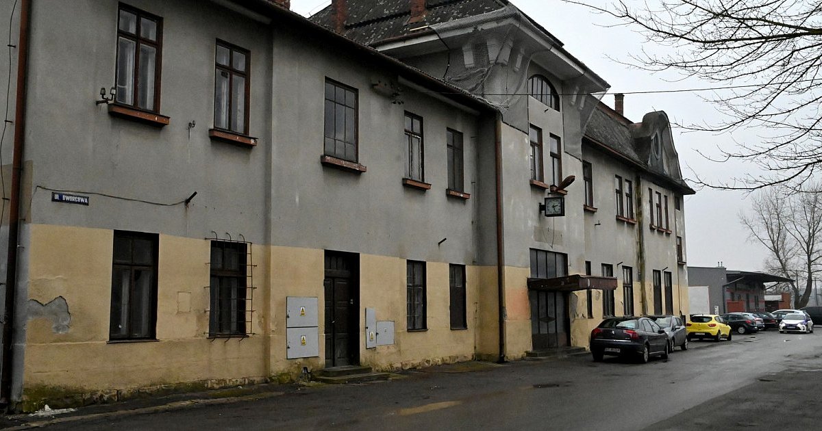 PKP obiecuje poczekalnię dla pasażerów korzystających w Tarnobrzegu z komunikacji zastępczej