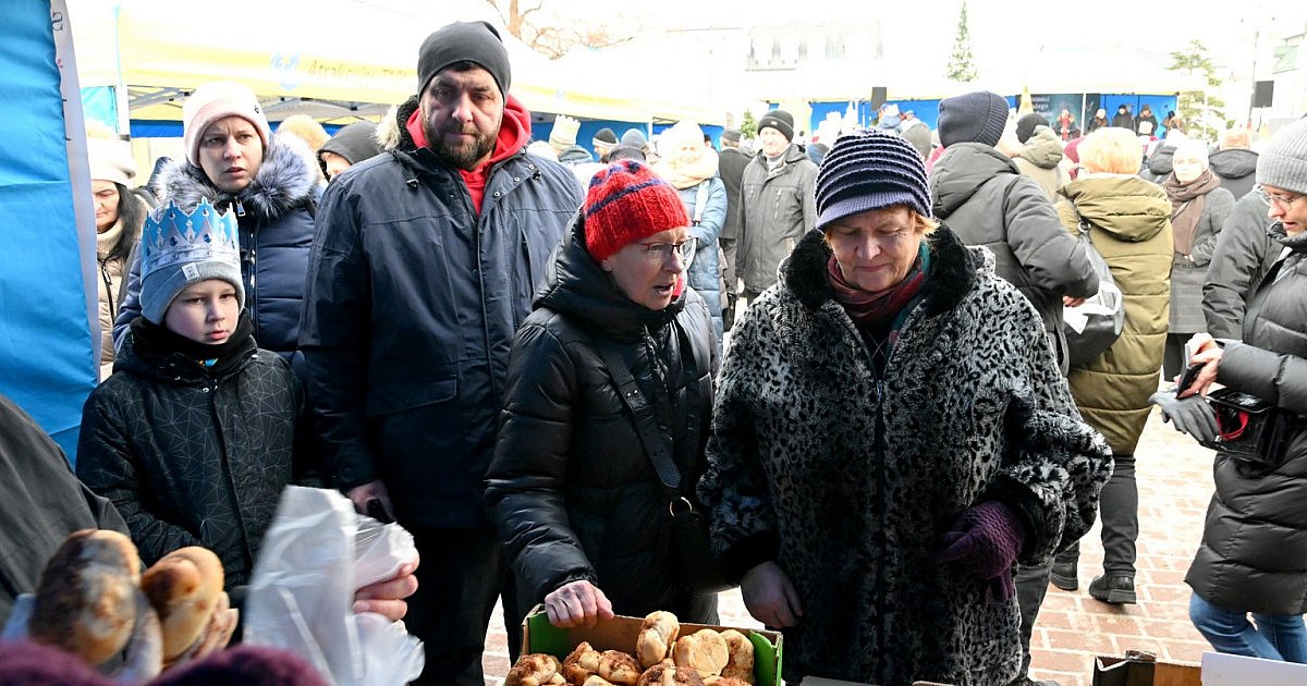 Rekordowe "Szczodraki 2026" w Tarnobrzegu - wypieczono najwięcej bułeczek i zebrano najwyższą kwotę  w historii akcji [ZDJĘCIA]