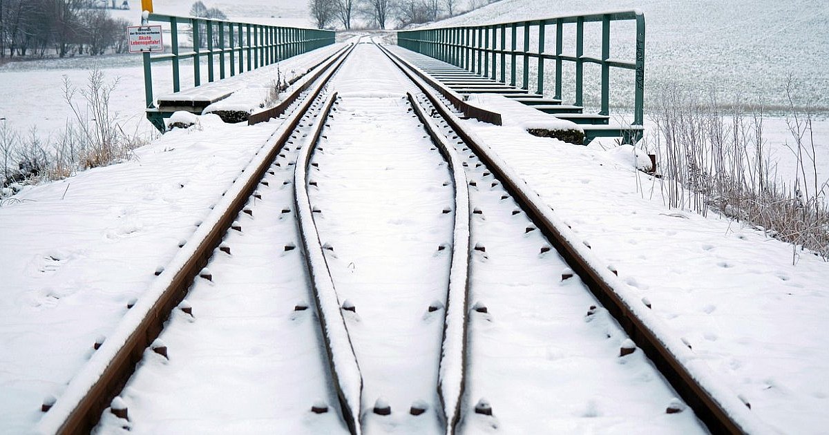 Awaria na dwóch przejazdach kolejowych w Tarnobrzegu. Zostały zamknięte