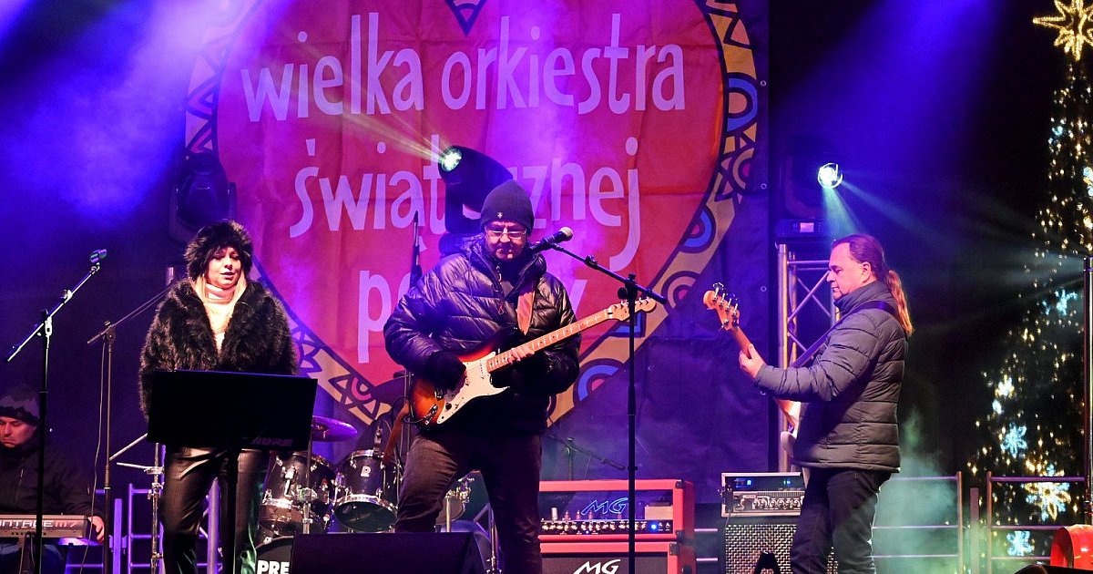 Koncerty i laserowe "Światełko do Nieba" na koniec 34. Finału WOŚP w Tarnobrzegu [ZDJĘCIA]