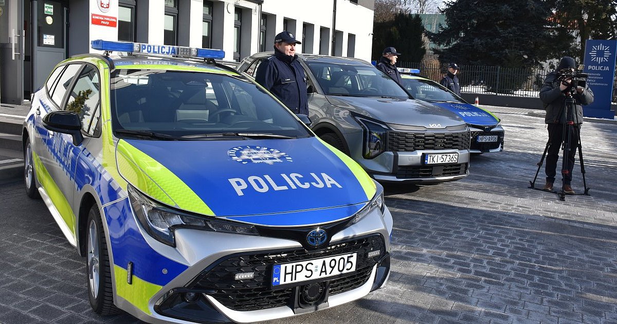 Policja w powiecie sandomierskim z nowymi radiowozami [ZDJĘCIA]