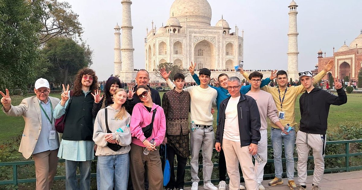 Uczniowie tarnobrzeskiego "Kopernika" z wyjątkową wizytą w Indiach [ZDJĘCIA]