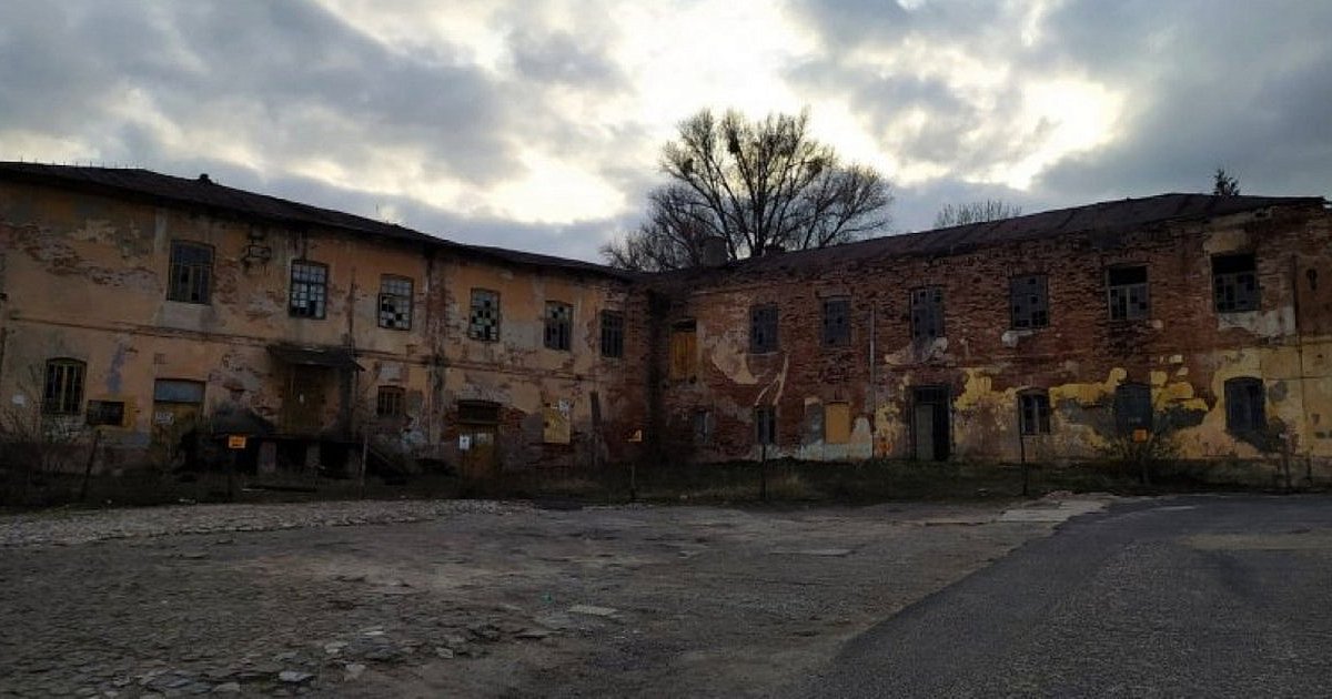 Wyrok przesądził los dawnych koszar carskich w Sandomierzu. Droga do rozbiórki otwarta