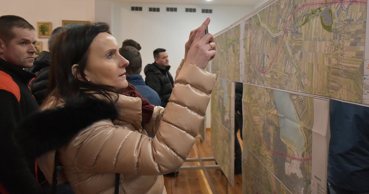 Nowa droga krajowa nr 9. Mieszkańcy gmin Samborzec i Koprzywnica pytają o wywłaszczenia, sady i ujęcia wody