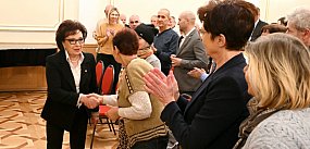 Posłanki PiS Elżbieta Witek i Ewa Leniart na Walentynki