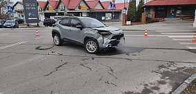 Wypadek obok komendy policji w Tarnobrzegu [ZDJĘCIA]