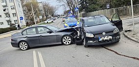 Wypadek w centrum Sandomierza. 24-latek przewieziony do