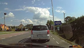 Czerwone światło w Ocicach irytuje kierowców – Tyg