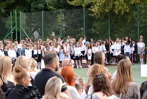 Nowy rok szkolny wystartował. Co się zmienia od 1 września?-225195