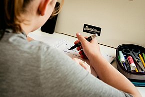 Obowiązkowe prace domowe wrócą do szkół? Polacy mówią jasno-225426