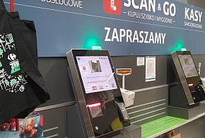 Gigant handlowy może opuścić kraj. Ma w Polsce 800 sklepów-225671