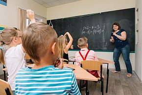 Nowy przedmiot szkolny dzieli Polaków. Kluczowa data właśnie nadeszła-225825