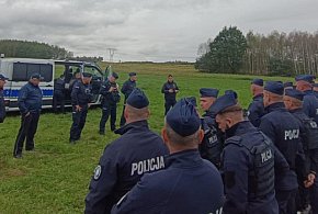 Czwartą dobę trwają poszukiwania podejrzanego o próbę zabicia żony [ZDJĘCIA]-225841
