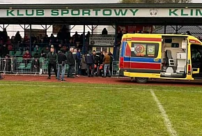 Piłkarz zasłabł podczas meczu w Klimontowie. To wychowanek Siarki-226272