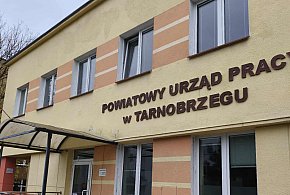 Pracownicy Urzędu Pracy w Tarnobrzegu będą krócej pracować za te same pieniądze-226386