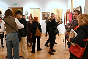 Tryumfalny powrót Mariana Ruzamskiego. W Tarnobrzegu otwarto wystawę prac artysty-226527
