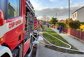 Groźny pożar w pow. staszowskim. Wszystko przez butlę z gazem [ZDJĘCIA]-226901
