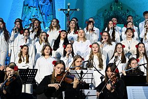 Tarnobrzeg przeżywał wyjątkowy Wieczór Uwielbienia. Muzyka i modlitwa w... [FOTO]-227801