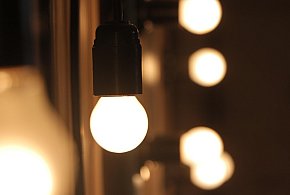 Rachunki za prąd pójdą w dół. Rząd usuwa opłatę doliczaną od lat-228067