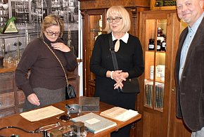 Sandomierska służba zdrowia w obiektywie. Nowa wystawa w Ratuszu [ZDJĘCIA]-228594