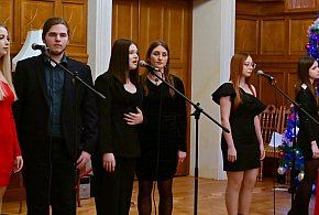 Młodzi artyści zagrali w Zamku Tarnowskich w Tarnobrzegu Koncert Noworoczny-229216