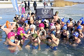 Żołnierze WOT i Body Mors wspólnie zanurzyli się w Jeziorze Tarnobrzeskim