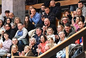 Mróz nie powstrzymał fanów Siarki. Znów pełne trybuny na meczu koszykarzy [FOTO]