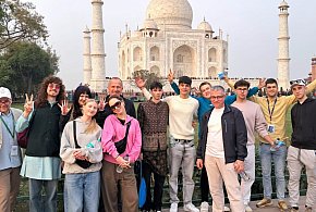 Uczniowie tarnobrzeskiego „Kopernika” z wyjątkową wizytą w Indiach [ZDJĘCIA]