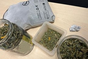 Prowadził pod wpływem amfetaminy. W jego domu znaleziono duże ilości narkotyków