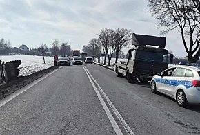 Wypadek na DK9. Laweta uderzyła w ciągnik rolniczy