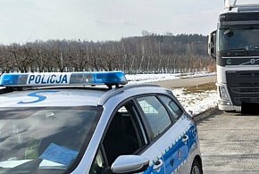 Pijany kierowca wiózł 24-tonowy ładunek. Został zatrzymany przez policjantów