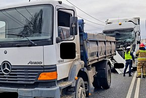 Kolizja ciężarówek w Sandomierzu. Jedna osoba w szpitalu
