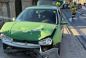 Pijany kierowca volkswagena uderzył w audi. Ponad dwa promile na liczniku w Osieku