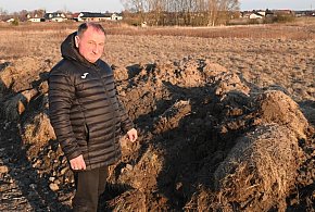 Odcięci od pól [Czytaj w gazecie]