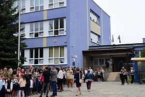 Największa szkoła podstawowa w Tarnobrzegu idzie na wojnę z hejterami