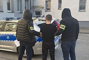 Nowe fakty w sprawie napaści w centrum Tarnobrzega. 25-latek usłyszał...