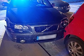 Policyjny pościg w Tarnobrzegu. Kierowca volvo uciekł [ZDJĘCIA]