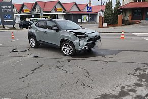 Wypadek obok komendy policji w Tarnobrzegu [ZDJĘCIA]