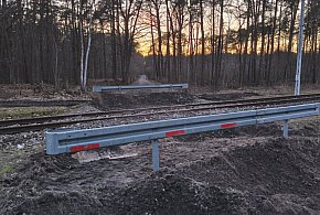 Przejazd kolejowy obok DK9 w Jadachach zniknął