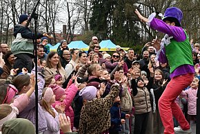 Tłumy w Parku Dzikowskim. Wielkanocna Przygoda przyciągnęła całe rodziny [ZDJĘCIA]