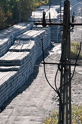 Materiały do remontu zgromadzone na stacji PKP w Tarnobrzegu-10688