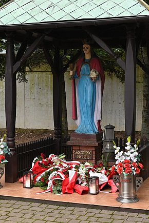 Uroczystość pod pomnikiem św. Barbary w Machowie-10877