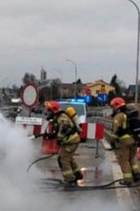 Pożar auta w Sandomierzu-11046