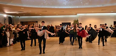 Co to był za bal! Druga studniówka tarnobrzeskiego "Kopernika" [ZDJĘCIA]-229642