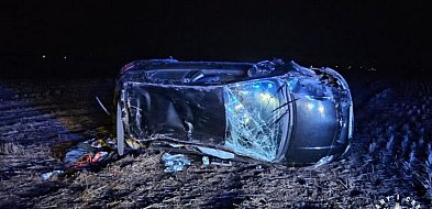 Uciekając przed policją, wpadł autem w przydrożne pole. Był nietrzeźwy